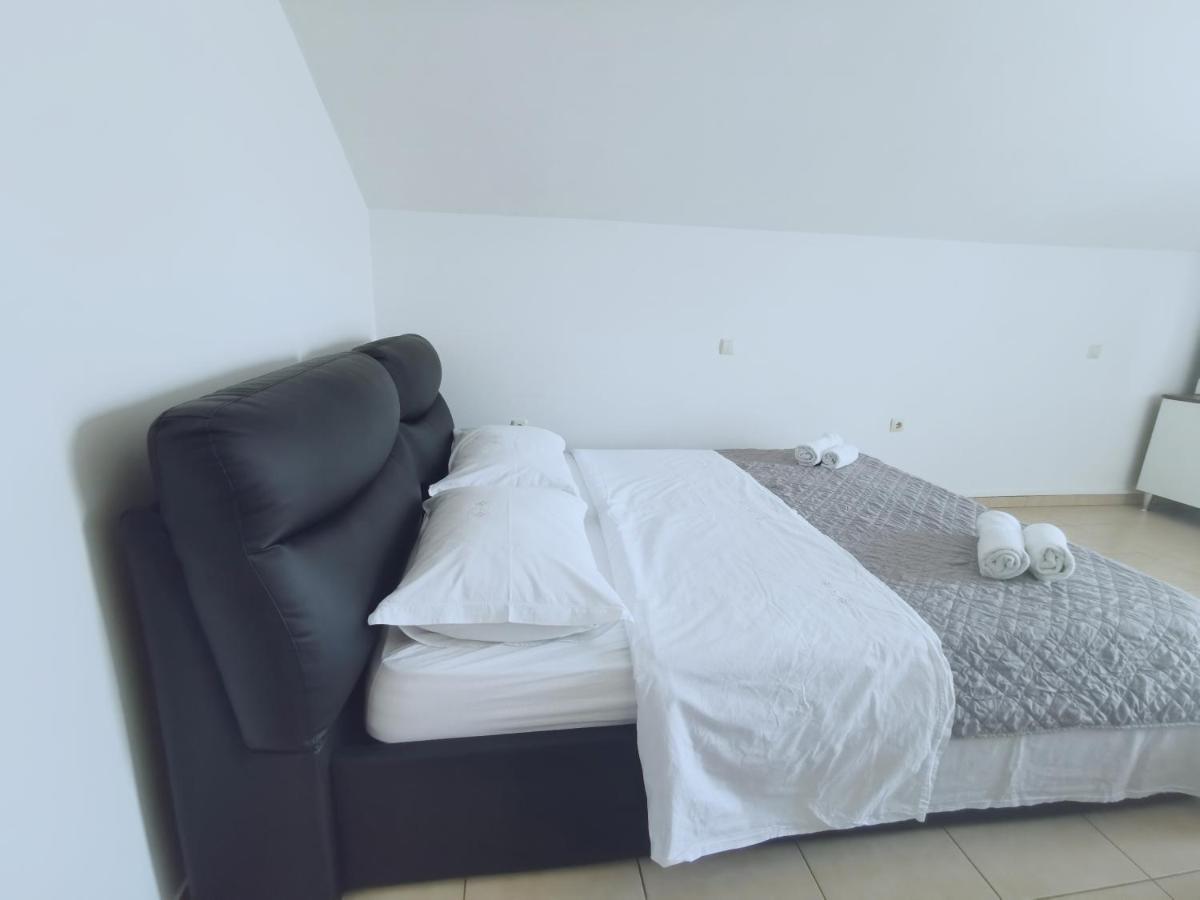 Apartmani Vukovic Rab Town Eksteriør billede