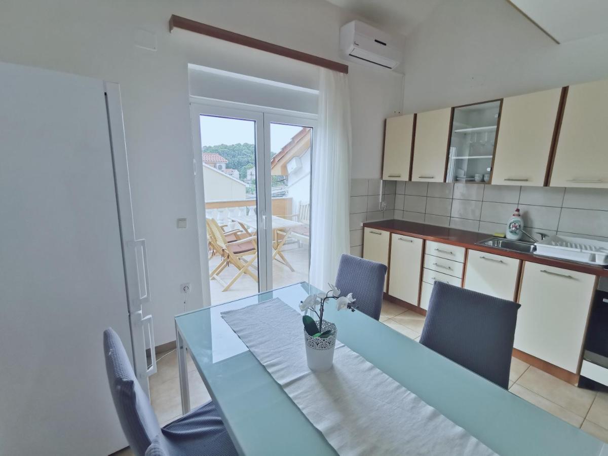 Apartmani Vukovic Rab Town Eksteriør billede