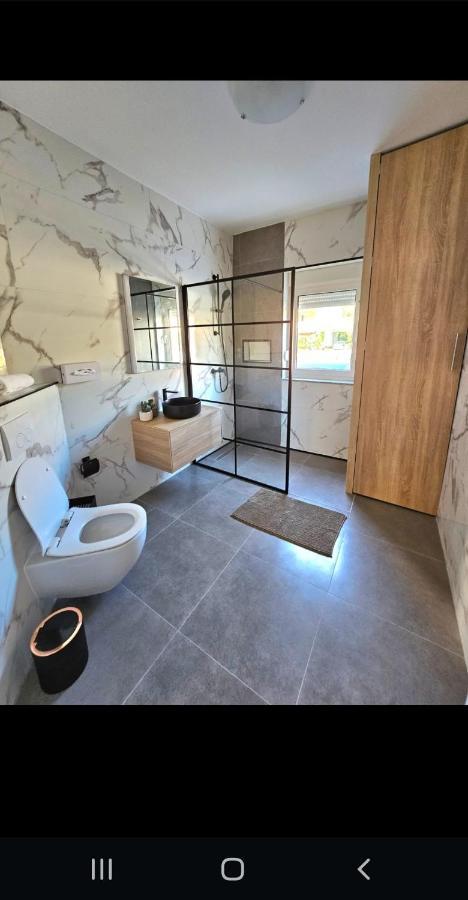 Apartmani Vukovic Rab Town Eksteriør billede