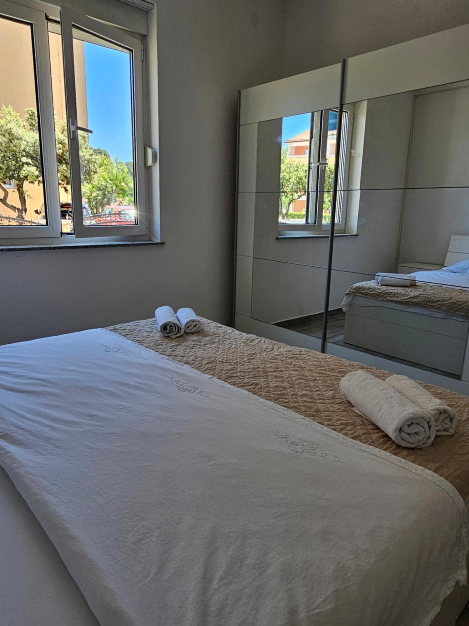 Apartmani Vukovic Rab Town Eksteriør billede